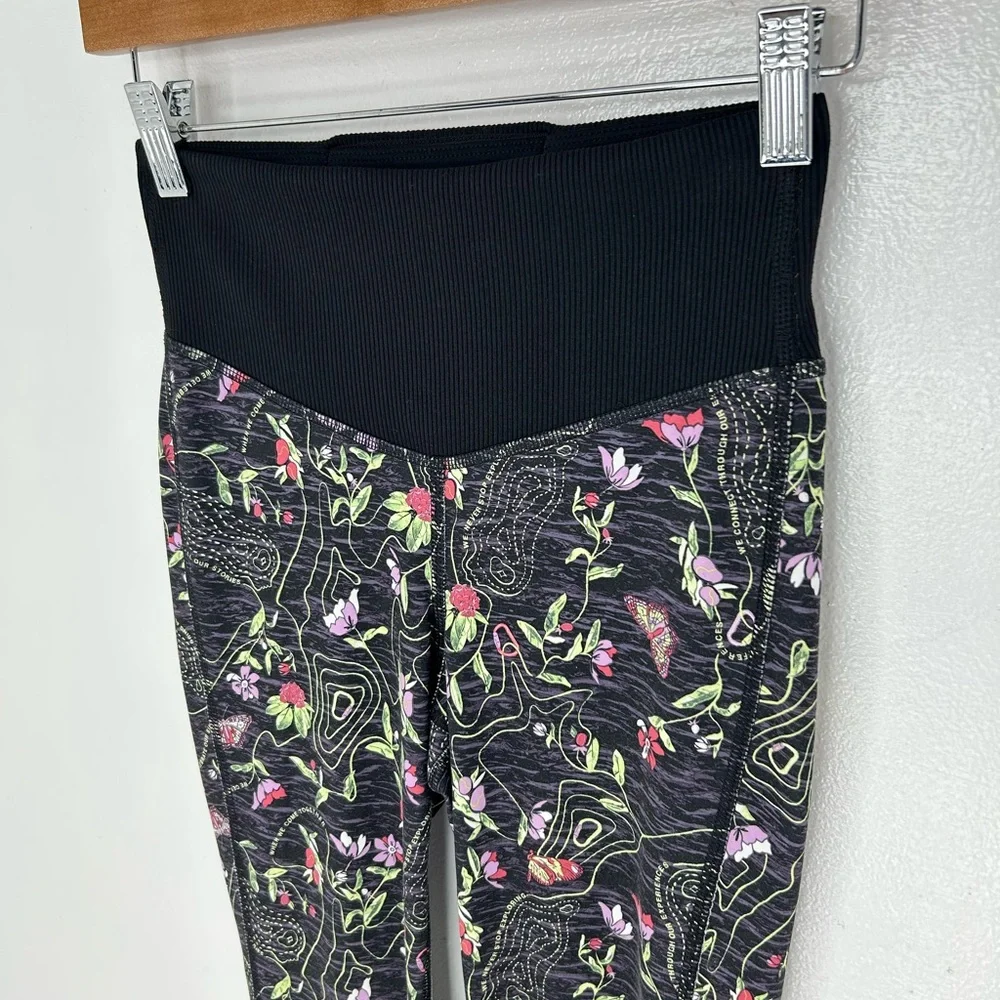The North Face Black Floral Graphic Print Leggings Size Small‎ Active Gym Yoga